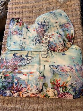 4 Coral Reef bathroom items  Mat , toilet cover & rug , curtain holder New
